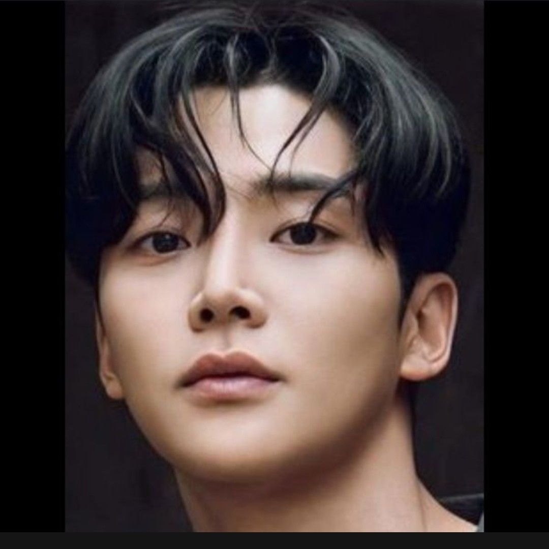 Latest photo of Rowoon