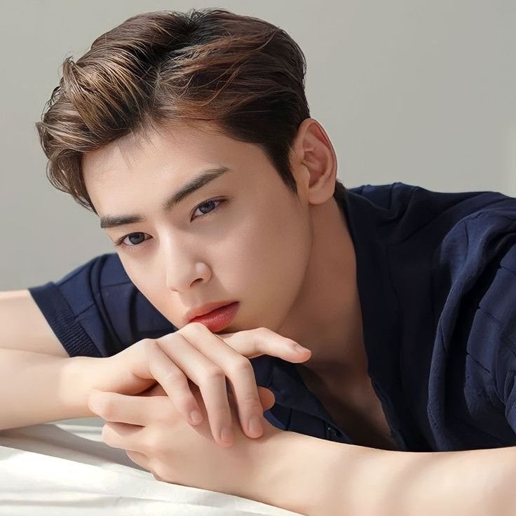 Recent activity shot of Cha Eunwoo