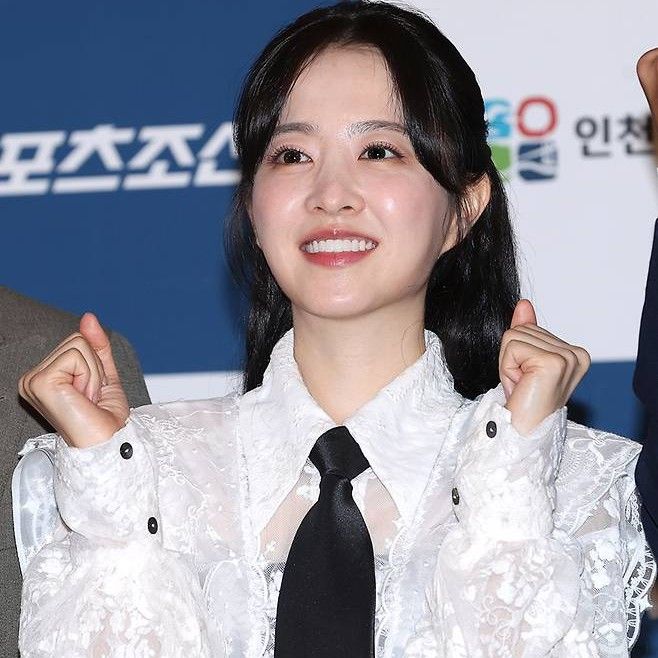 Behind-the-scenes cut of Park Boyoung