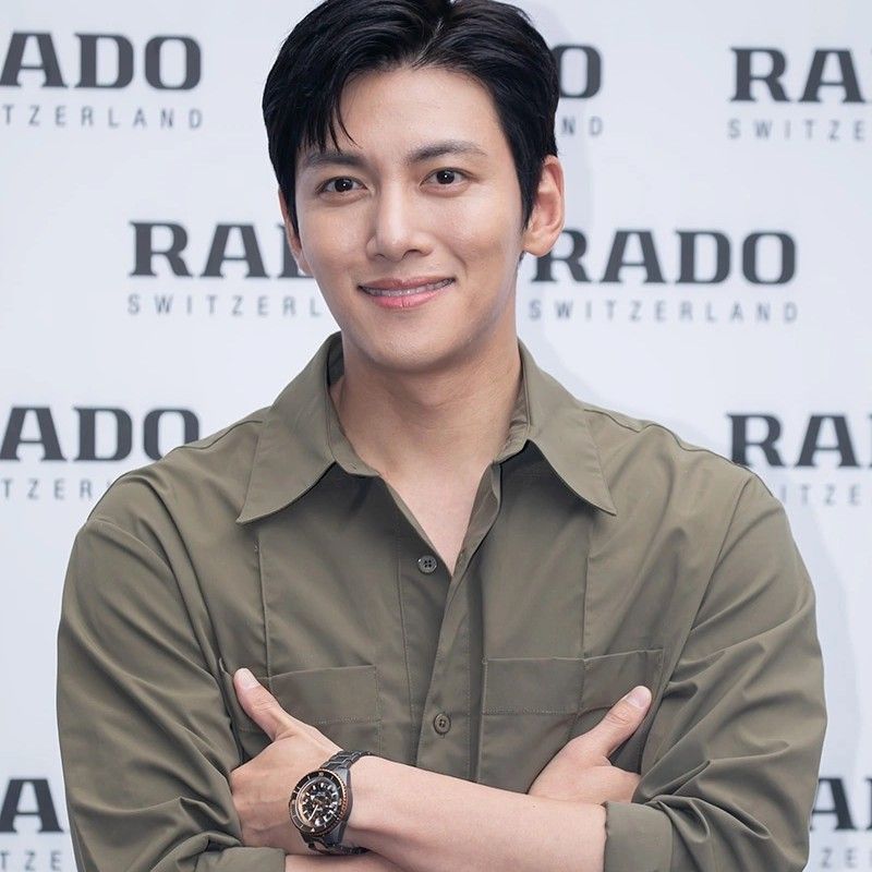 Behind-the-scenes cut of Ji Changwook