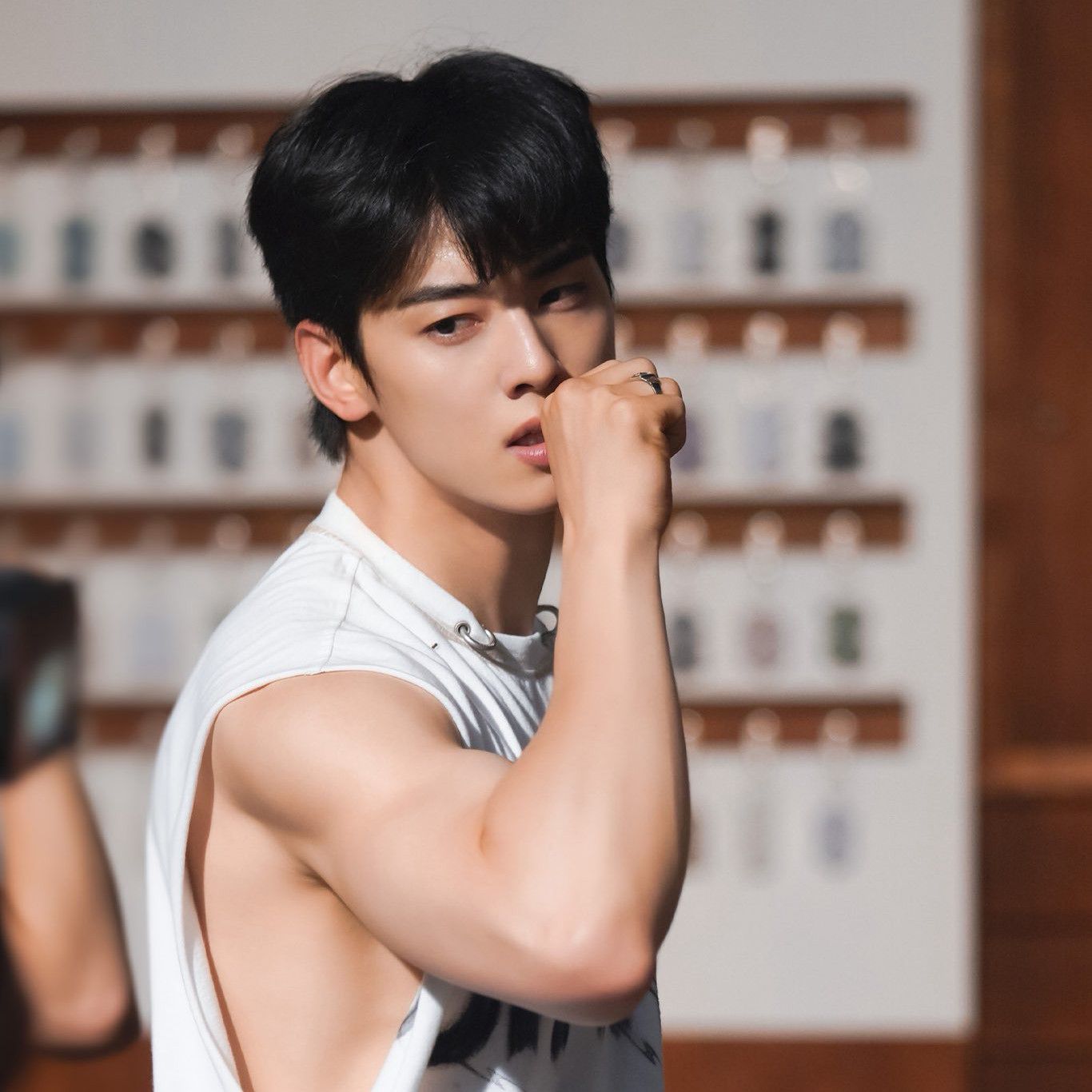 Cuplikan di balik layar dari Cha Eunwoo