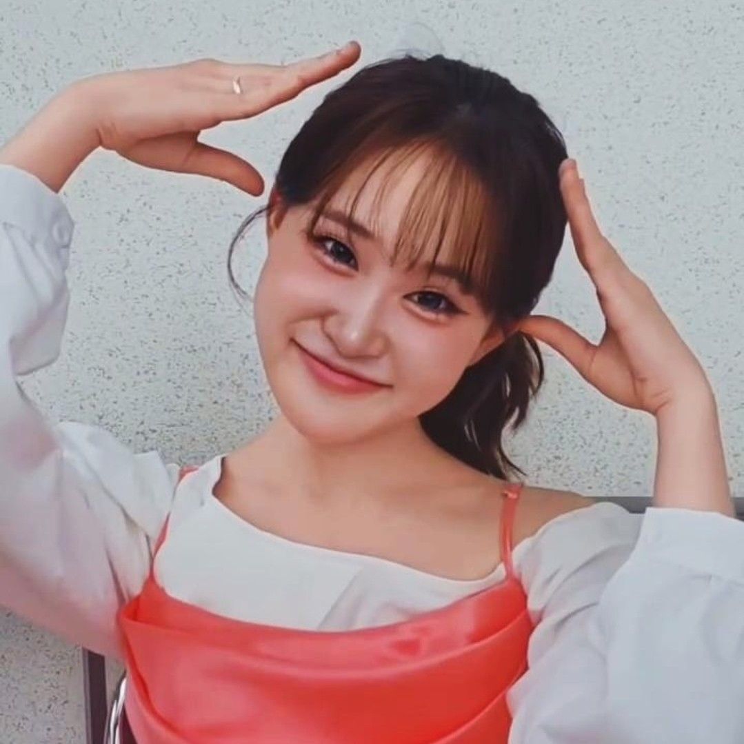 Behind-the-scenes cut of Kim Dahyun