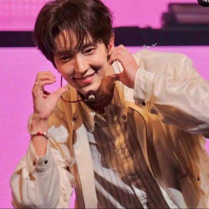 Behind-the-scenes cut of Lee Joongi