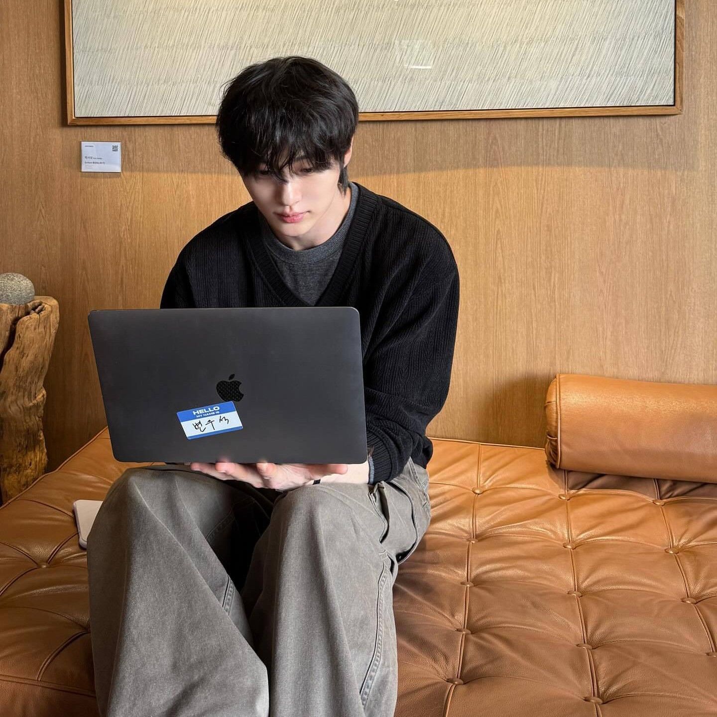 Cuplikan di balik layar dari Byeon Wooseok