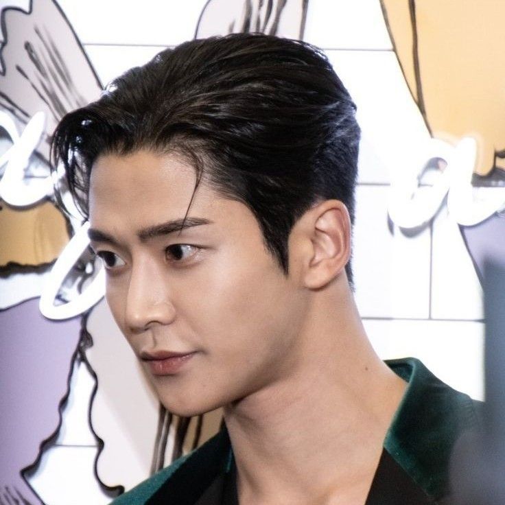 Foto kegiatan terbaru dari Rowoon