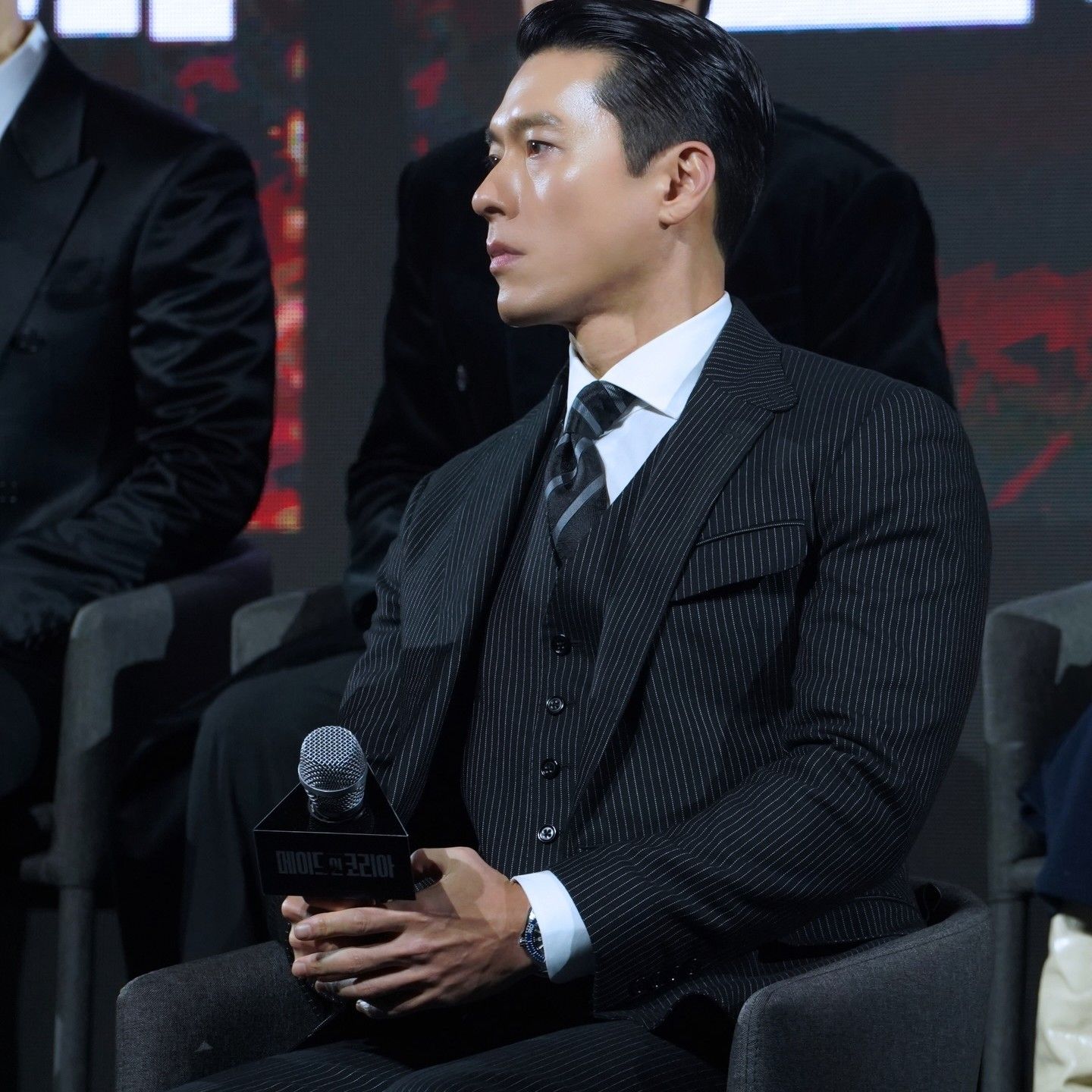 Behind-the-scenes cut of Hyun Bin