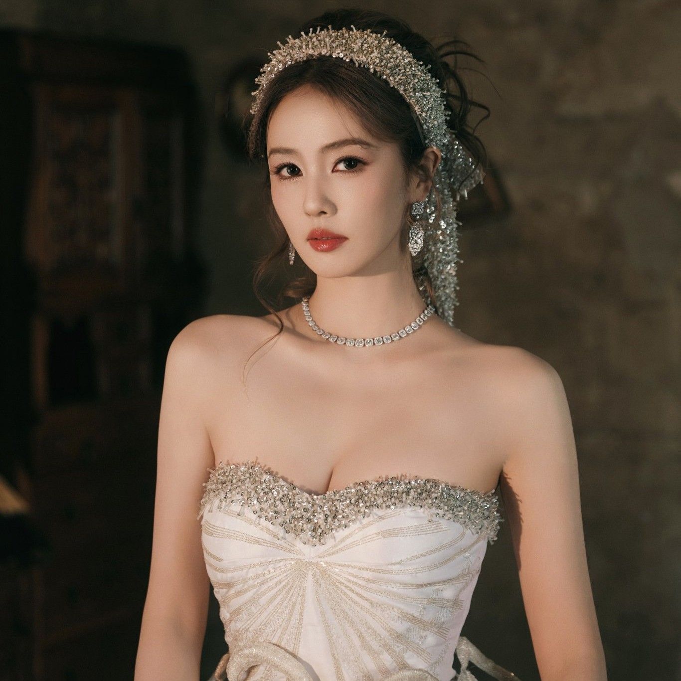 Behind-the-scenes cut of Bai Lu