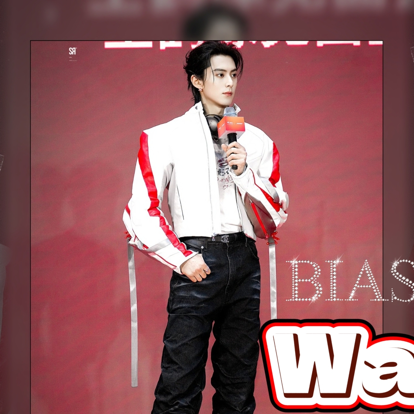 A moment captured by a fan of Dylan Wang