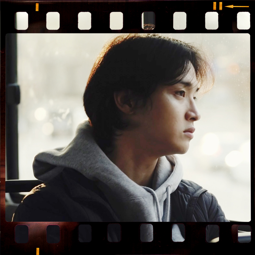 Behind-the-scenes cut of Jang Dongyoon