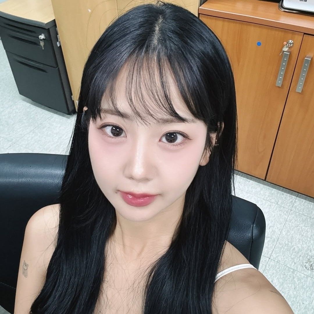 Latest photo of Kang Hyeyeon