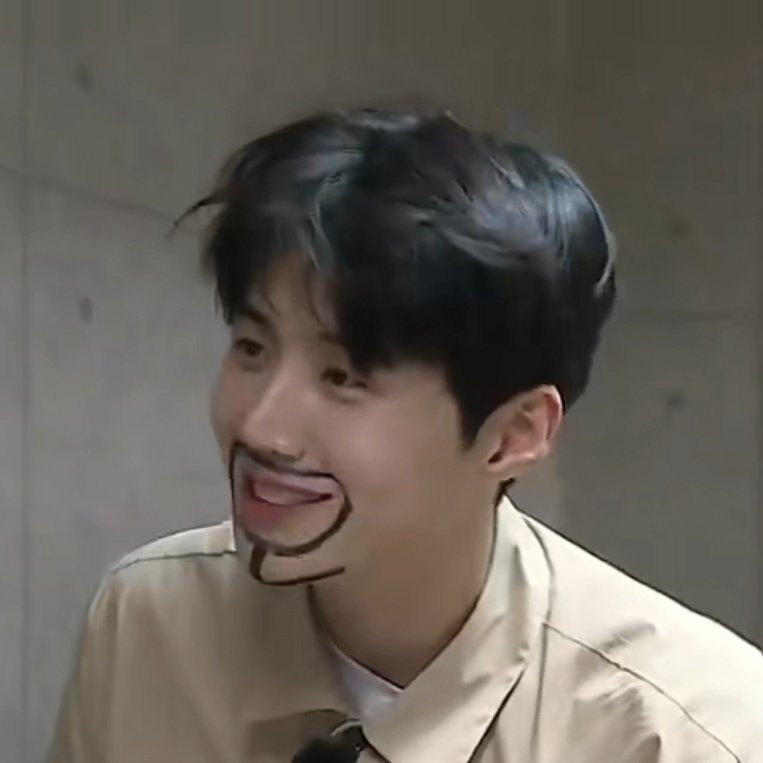 Behind-the-scenes cut of Kim Seonho