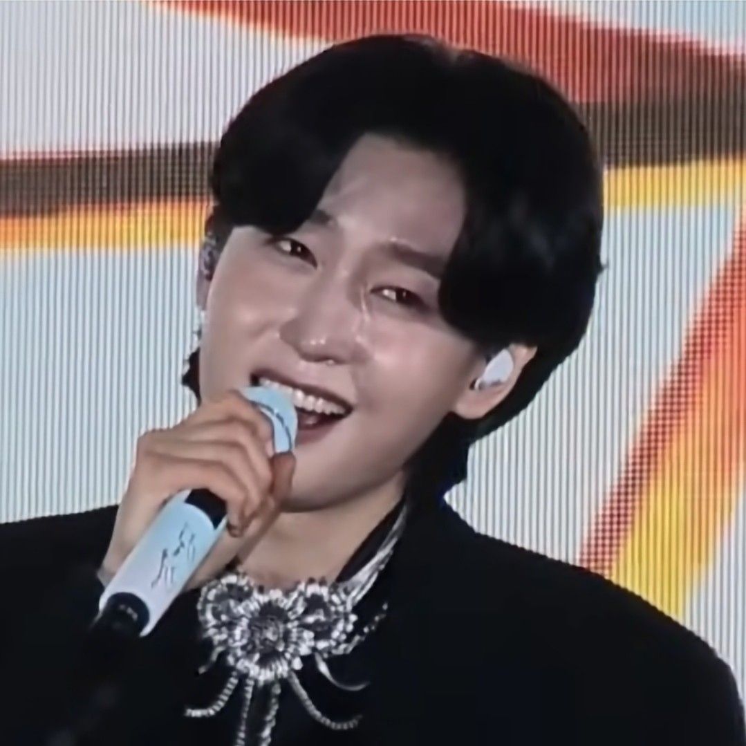 A moment captured by a fan of Kim Yongbin