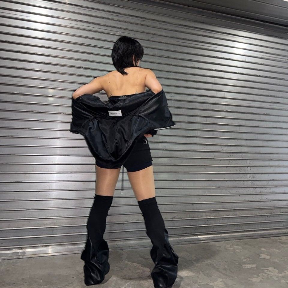 Behind-the-scenes cut of Aiki