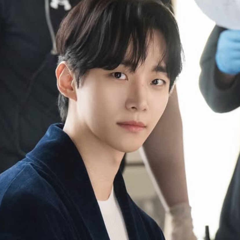 イ・ジュノの最近の活動ショット