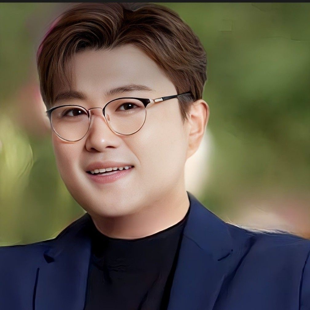 Foto terbaru dari Kim Hojoong