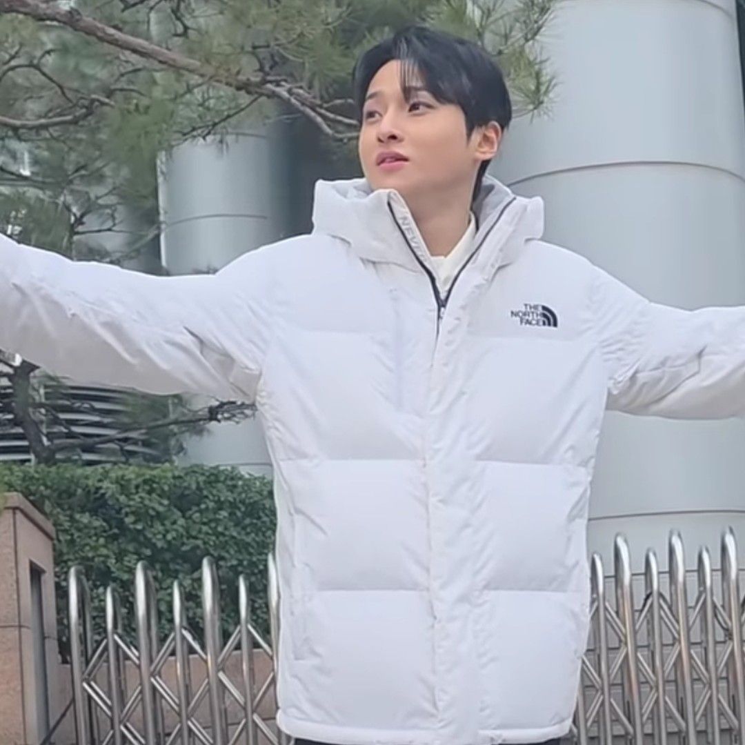 Behind-the-scenes cut of Seong Ri