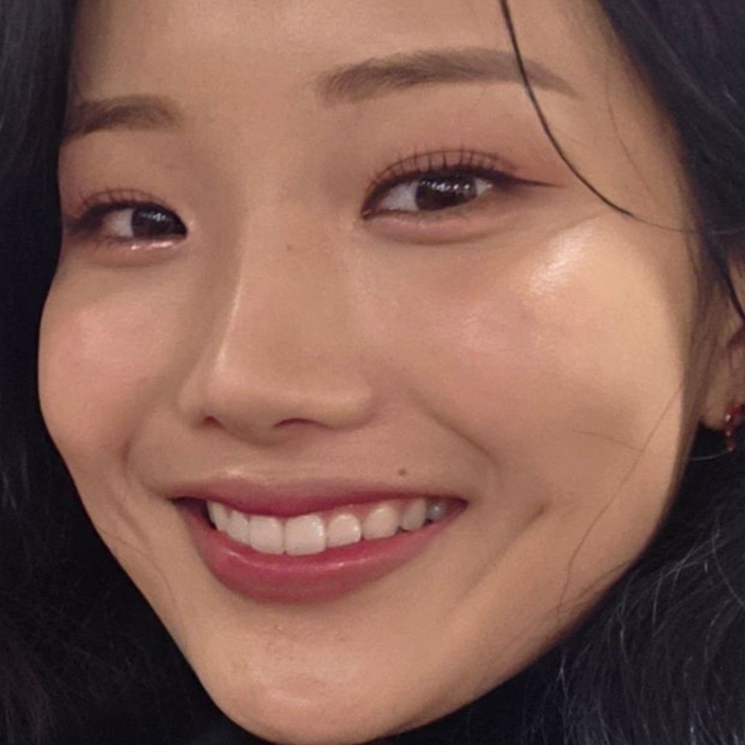 Behind-the-scenes cut of Kim Soyeon (2004)