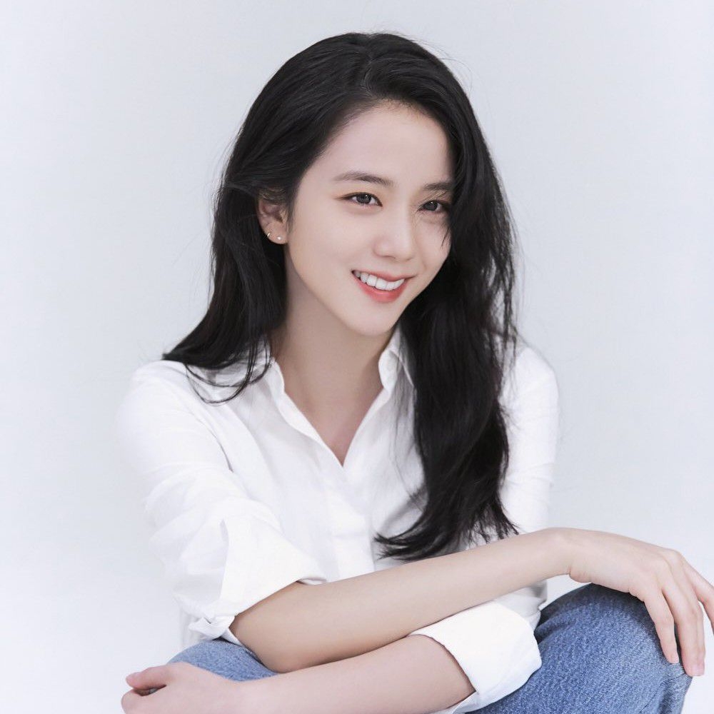 Behind-the-scenes cut of Jisoo (1995)