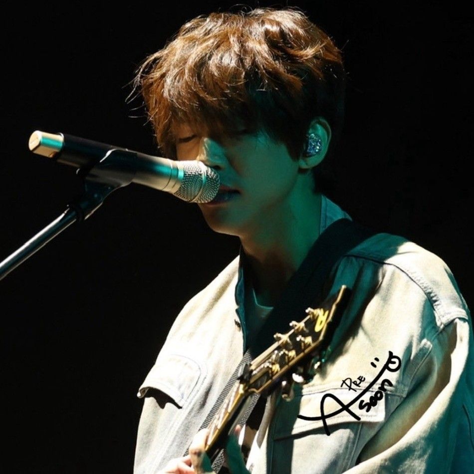 A moment captured by a fan of Lee Seungyoon