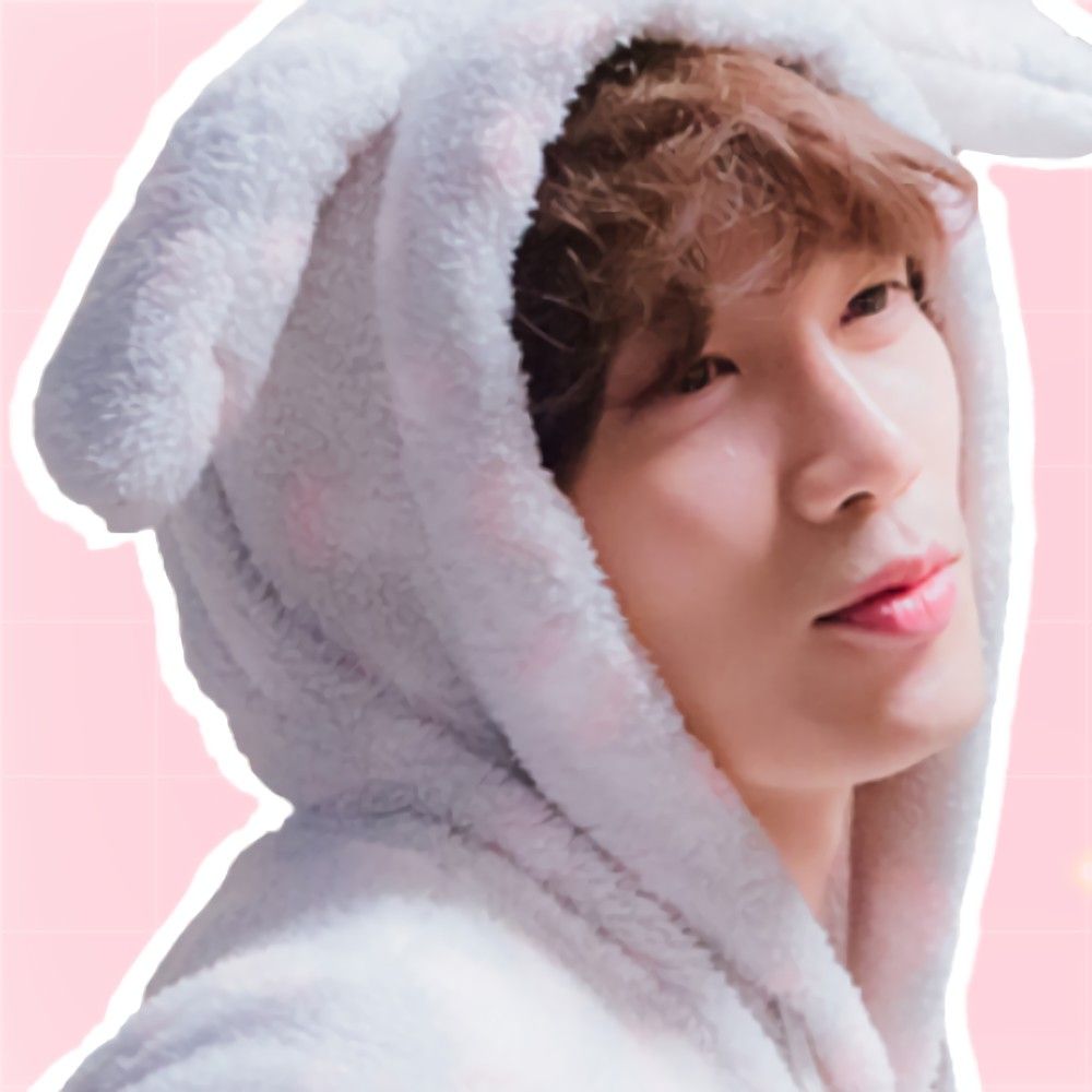 Behind-the-scenes cut of Ji Sung