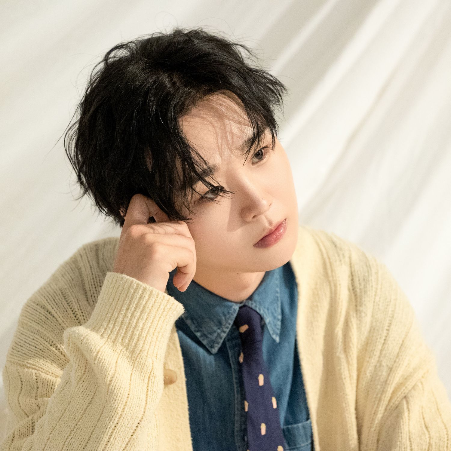 Behind-the-scenes cut of Song Minjun
