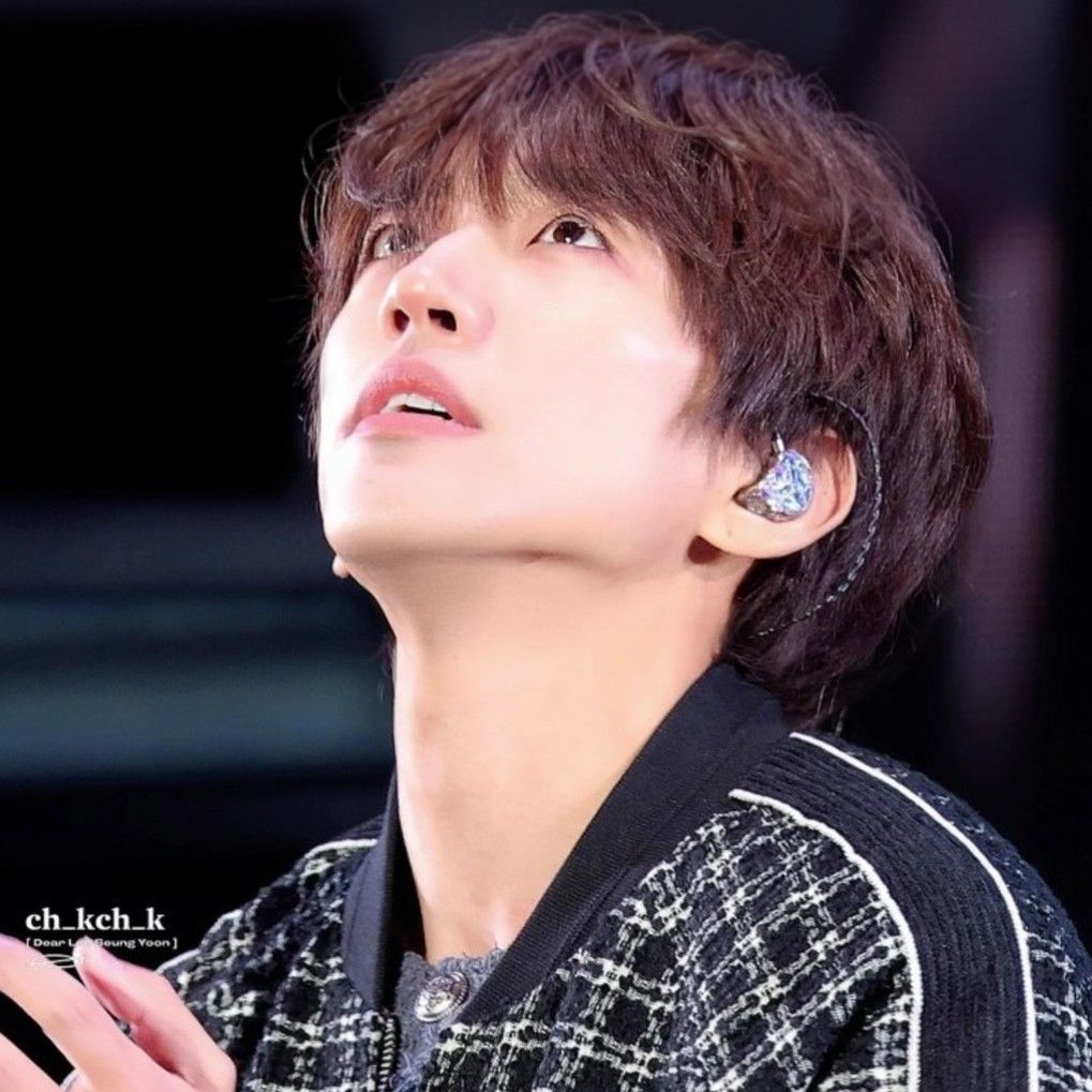 李承允的最新照片