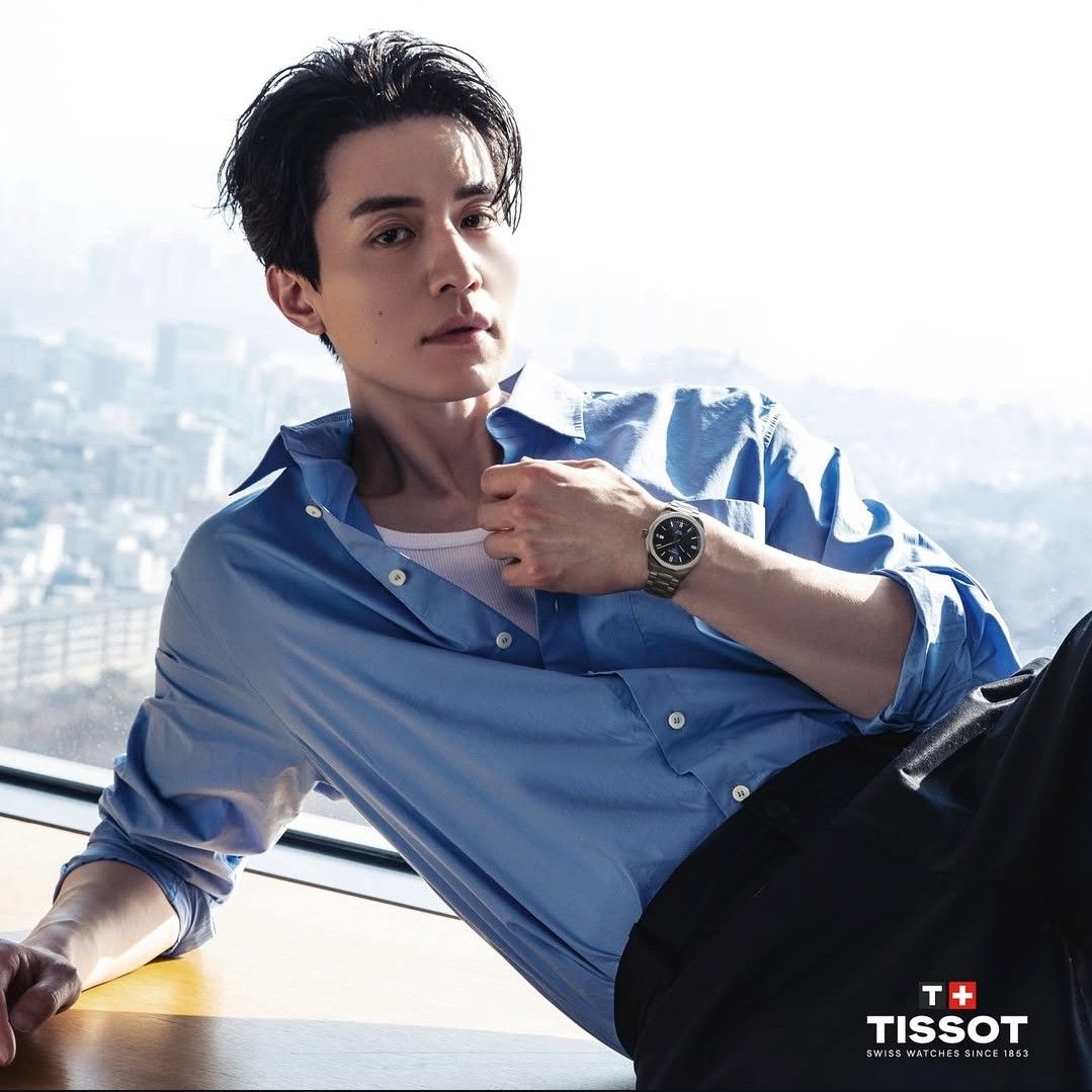 A moment captured by a fan of Lee Dongwook