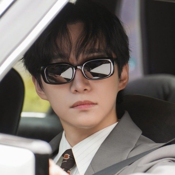 イ・ジュノのビハインドカット