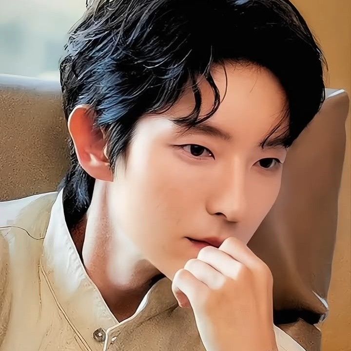 A moment captured by a fan of Lee Joongi