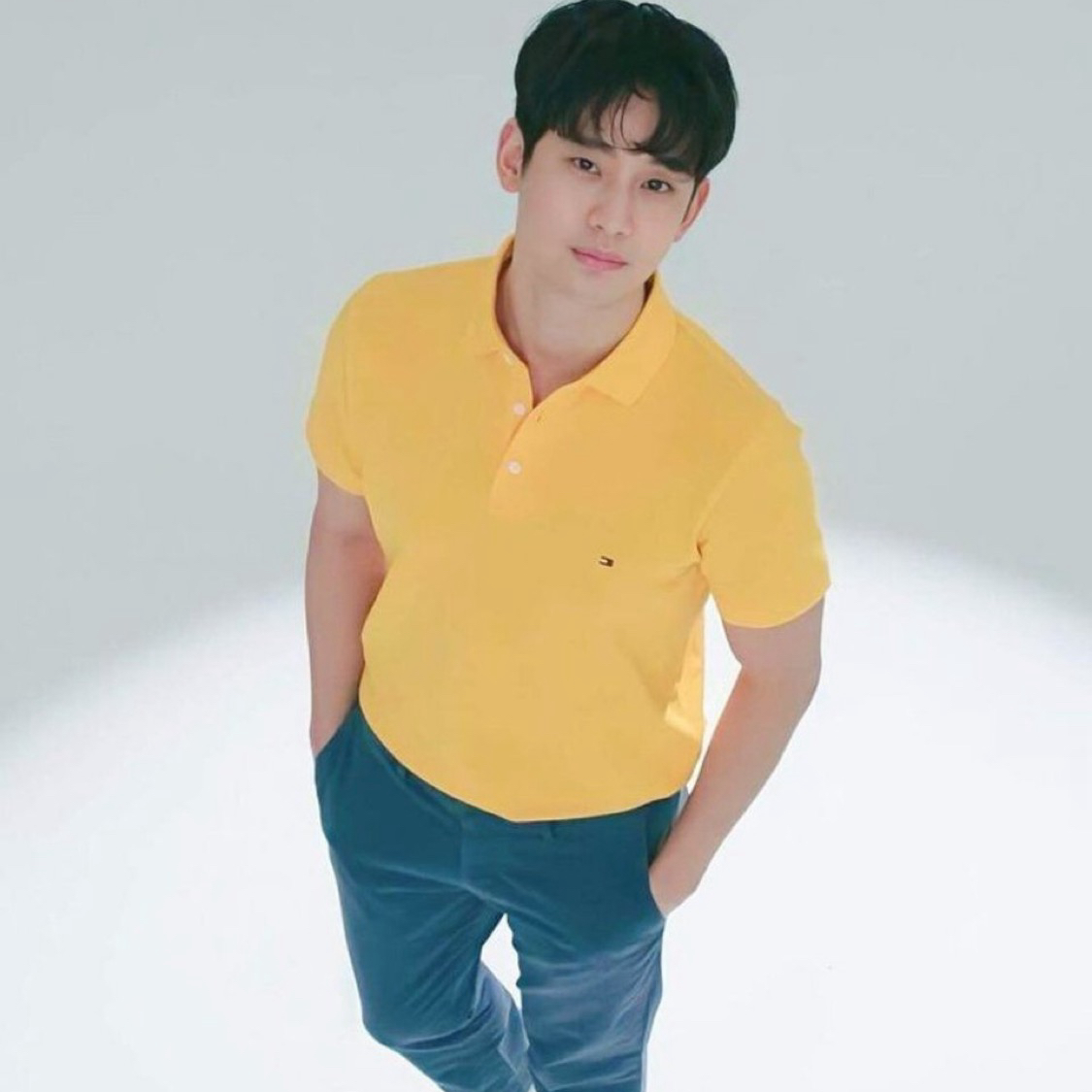 粉絲拍下的金秀賢瞬間