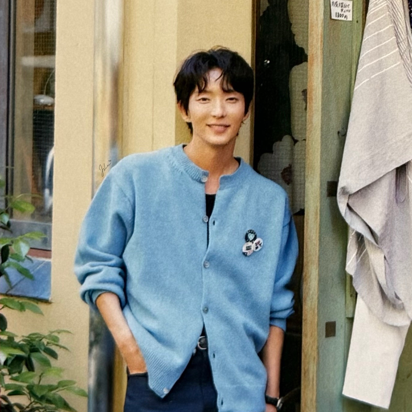 Behind-the-scenes cut of Lee Joongi