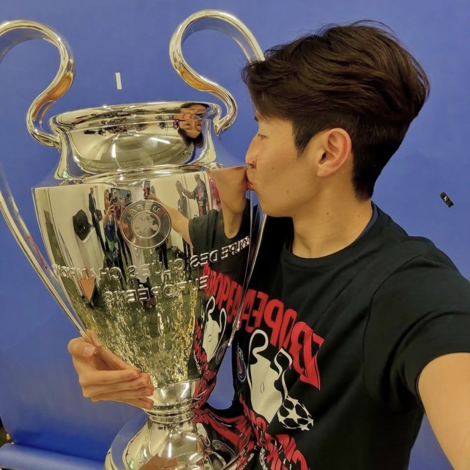 Behind-the-scenes cut of Lee KangIn