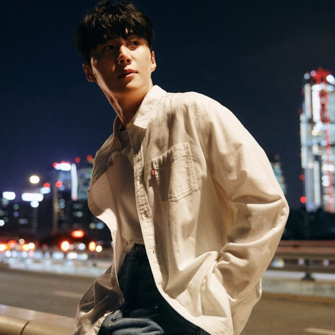 Behind-the-scenes cut of Kim Seonho