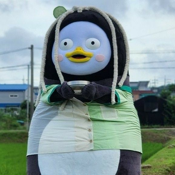 Behind-the-scenes cut of Pengsoo