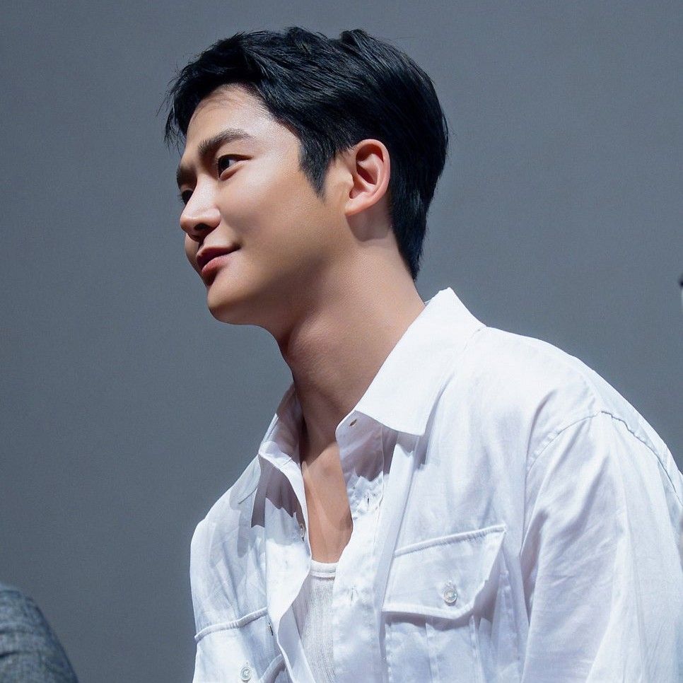 Latest photo of Rowoon
