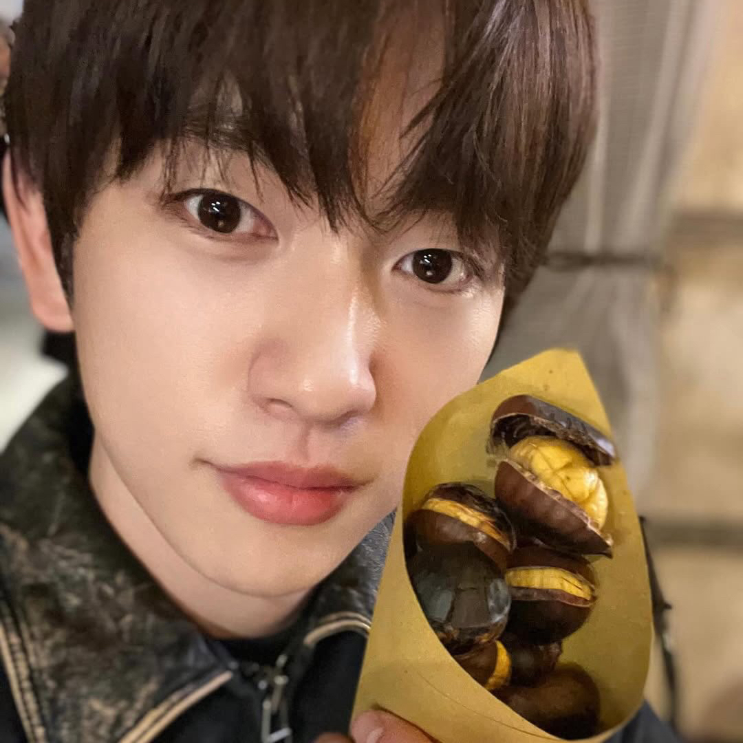 Cuplikan di balik layar dari Park Jinyoung