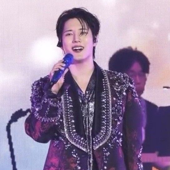 粉絲拍下的金俊賢瞬間