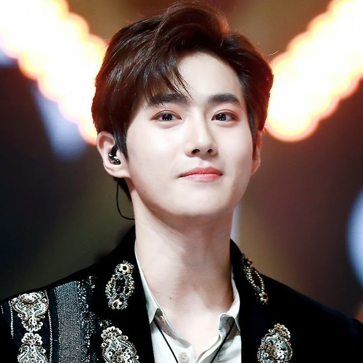 A moment captured by a fan of Suho