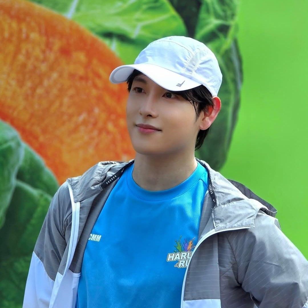 Behind-the-scenes cut of Lim Siwan
