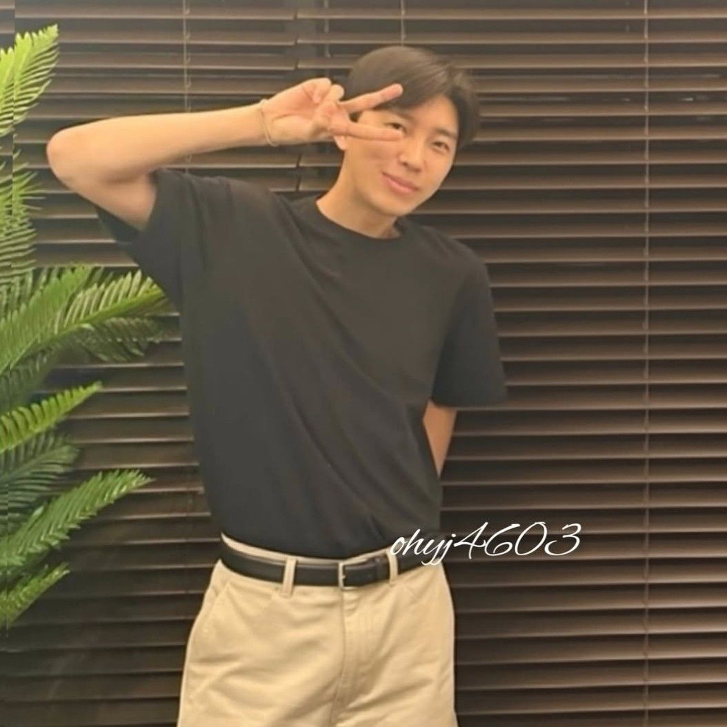 Behind-the-scenes cut of Lim Youngwoong