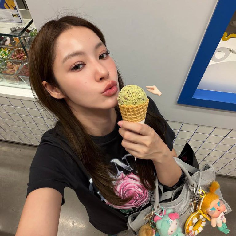 Feed komunitas selebriti terpopuler hari ini