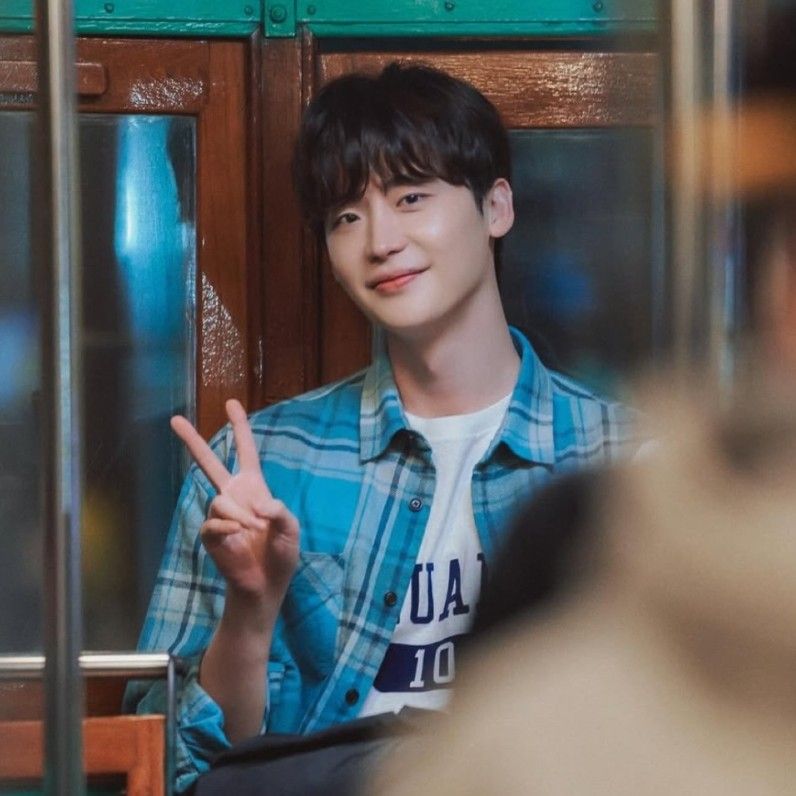 Latest photo of Lee Jongsuk