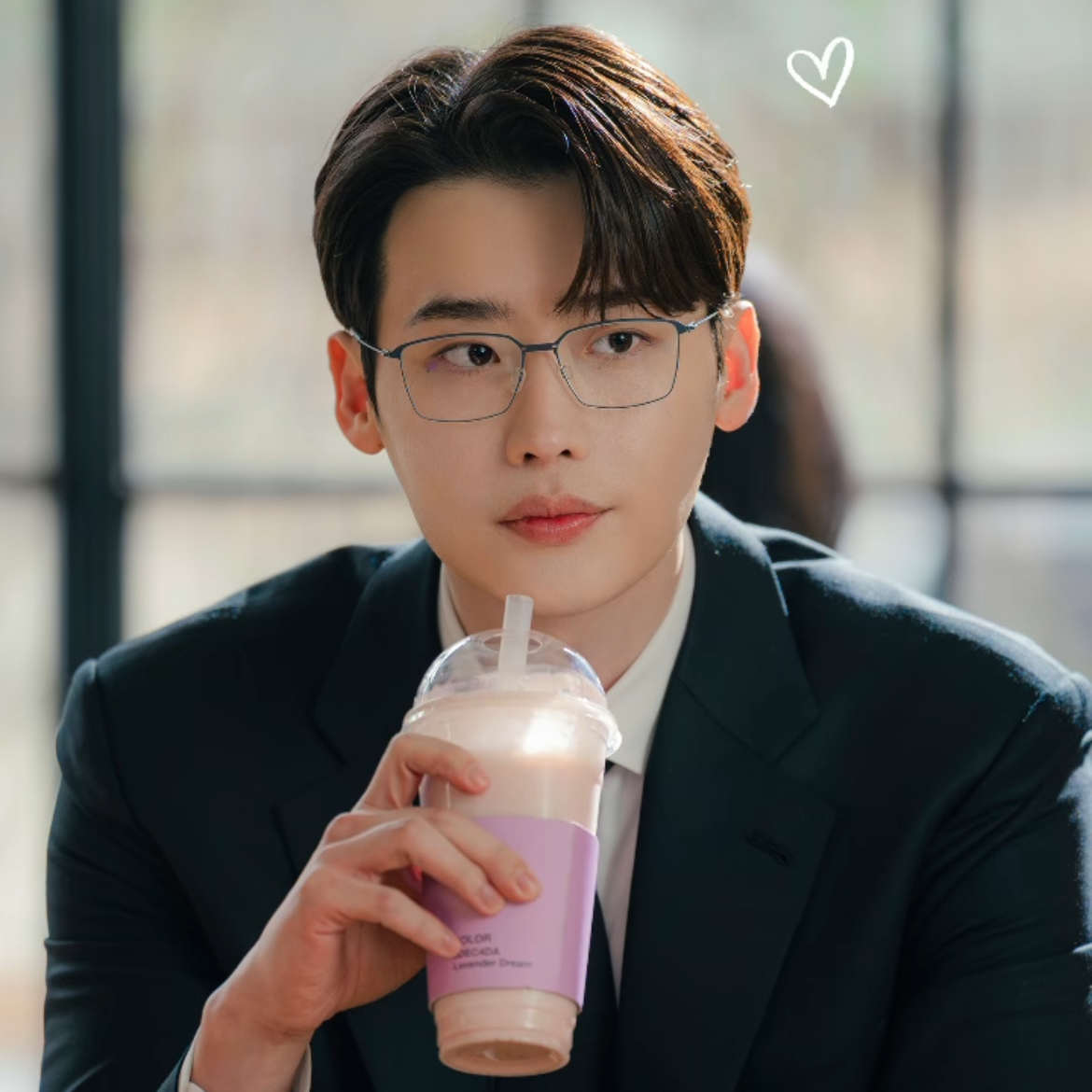 Behind-the-scenes cut of Lee Jongsuk