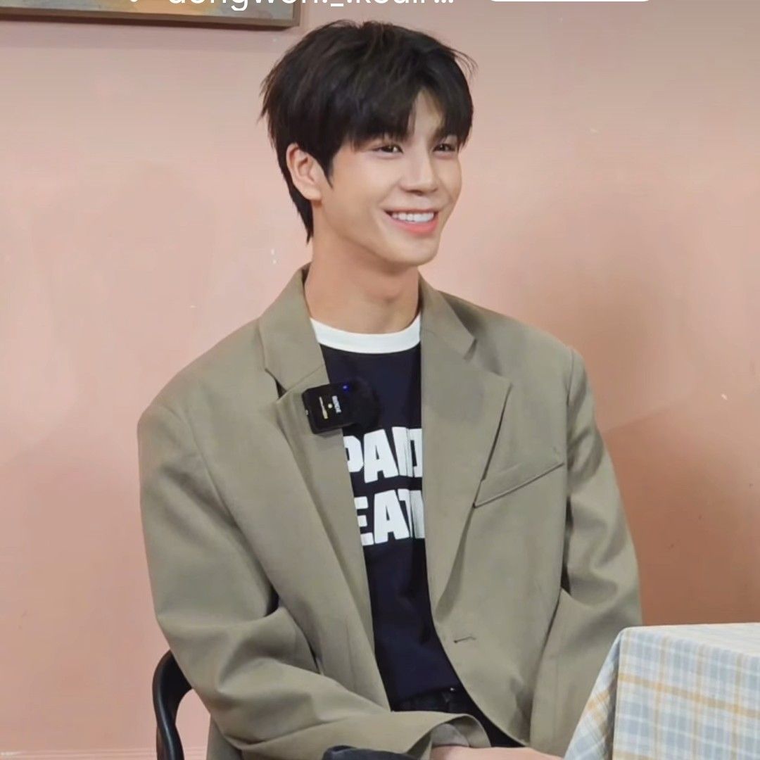 Behind-the-scenes cut of Jeong Dongwon