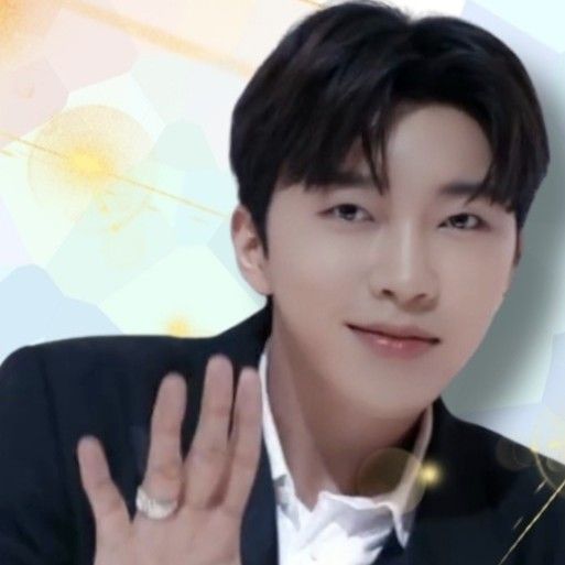 イム・ヨンウンの最近の活動ショット