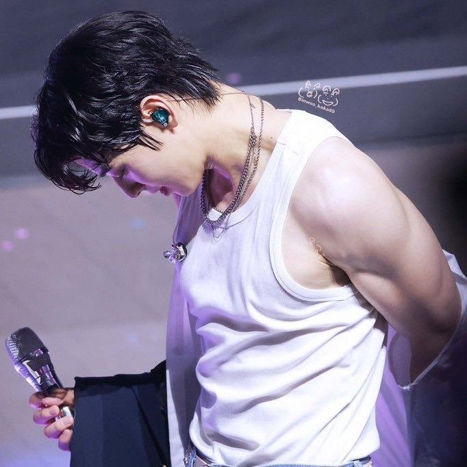 粉丝拍下的车银优瞬间