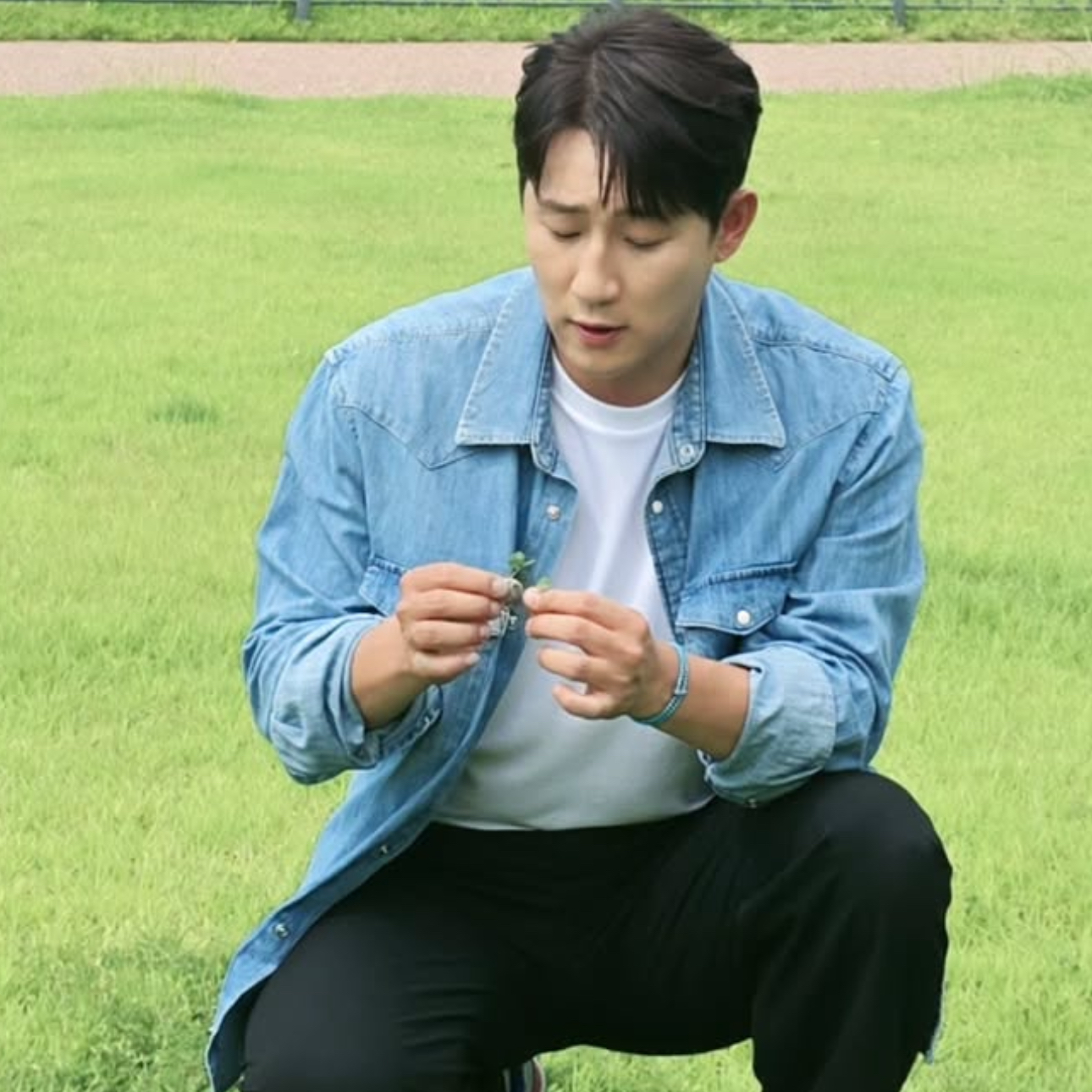 Behind-the-scenes cut of Na Sangdo