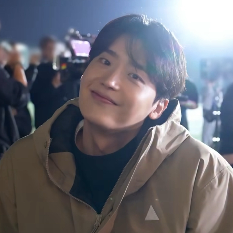 Recent activity shot of Lee Jongsuk