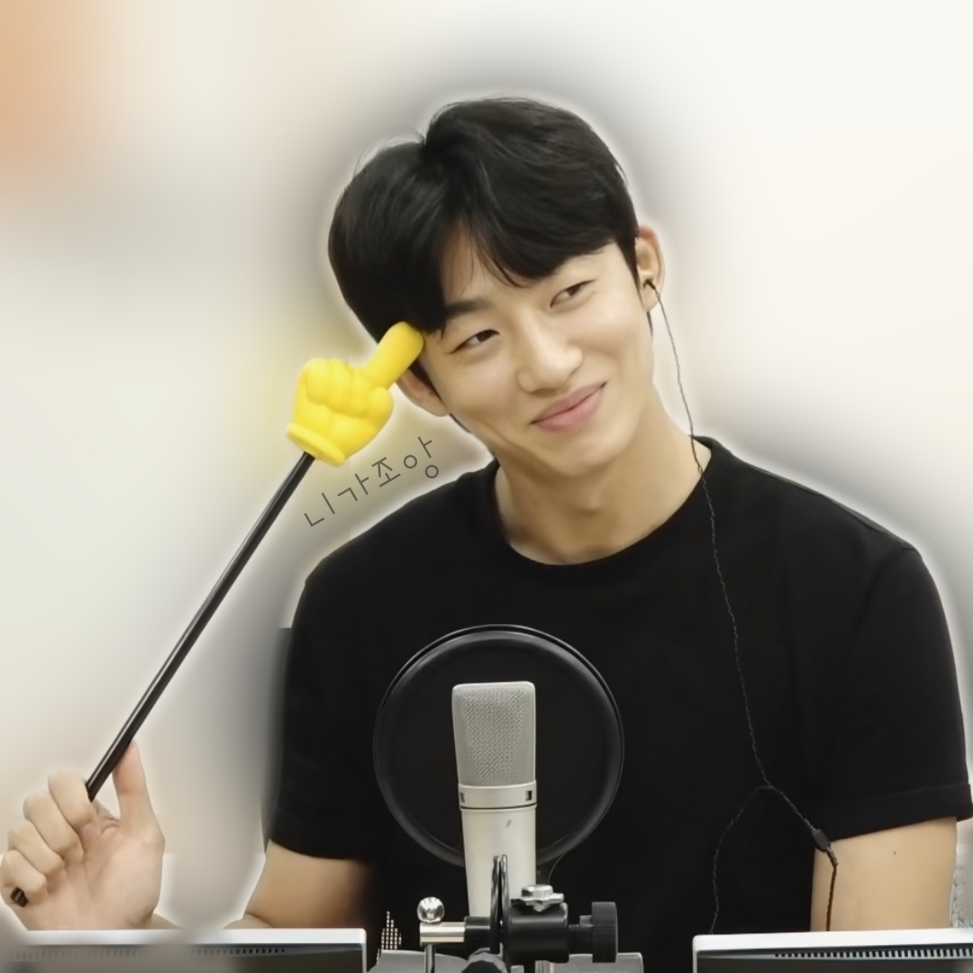 Behind-the-scenes cut of Shin Seungtae