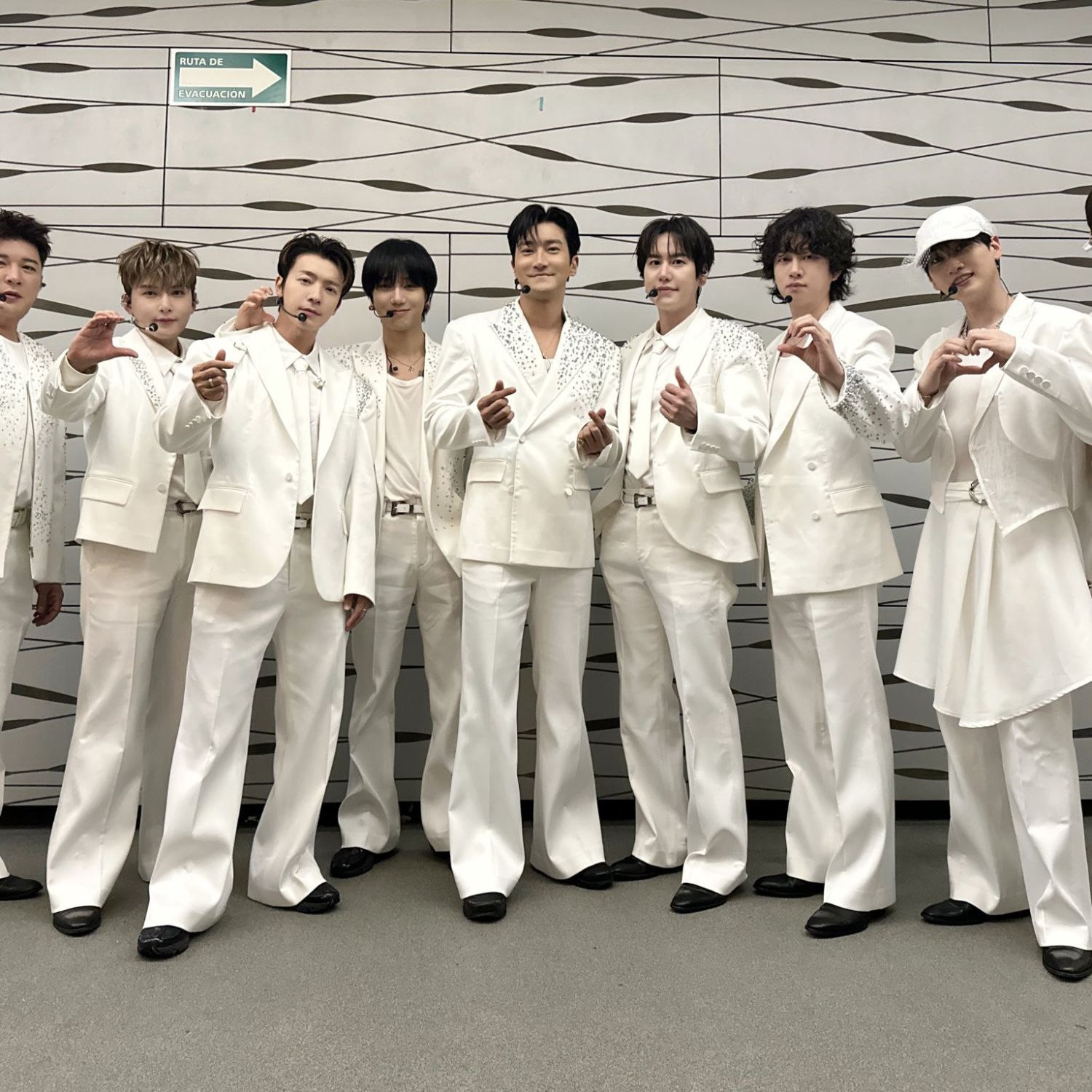 A moment captured by a fan of Choi Siwon